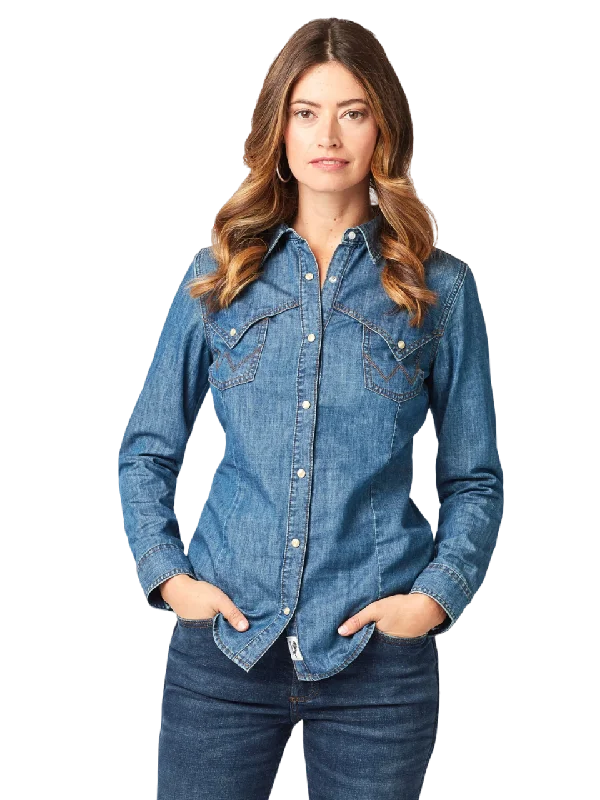 Wrangler Women's Retro Americana Snap Front Shirt Notch Collar Peter Pan Collar Cowl Neck Wrangler Women's Retro Americana Snap Front Shirt Notch Collar Peter Pan Collar Cowl Neck